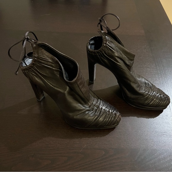 Gucci Brown Pleated Lambskin Leather Ankle Wrap Booties Size 37.5/US 7 - Picture 9 of 15